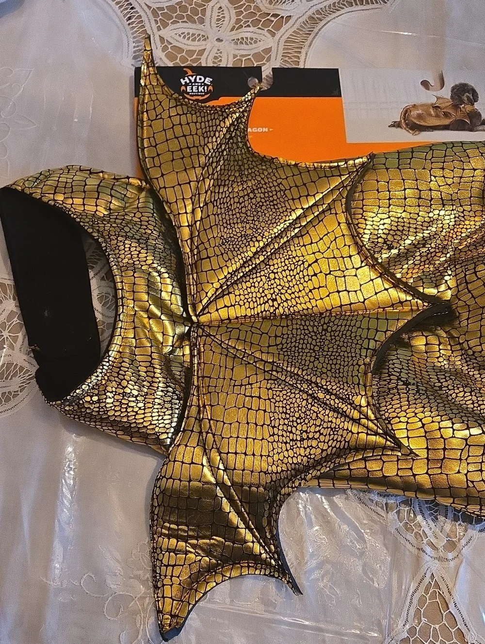DOG *DRAGON* HALLOWEEN COSTUME - GOLD METALLIC - FITS UP T0 40 LBS - NEW